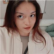 Joven universitaria del área de la salud que puede ayudar con cualquier materia.